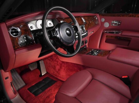 Rolls Royce Ghost | Luxury Sedan Assembly Goodwood