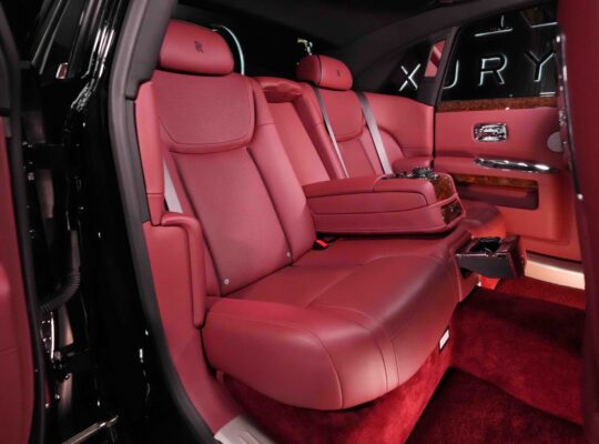 Rolls Royce Ghost | Luxury Sedan Assembly Goodwood