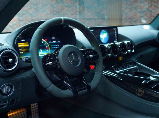 Mercedes-Benz GTR Pro | Slightly Used | Sport AMG seats | Carbon Details