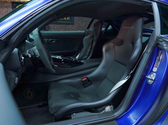 Mercedes-Benz GTR Pro | Slightly Used | Sport AMG seats | Carbon Details