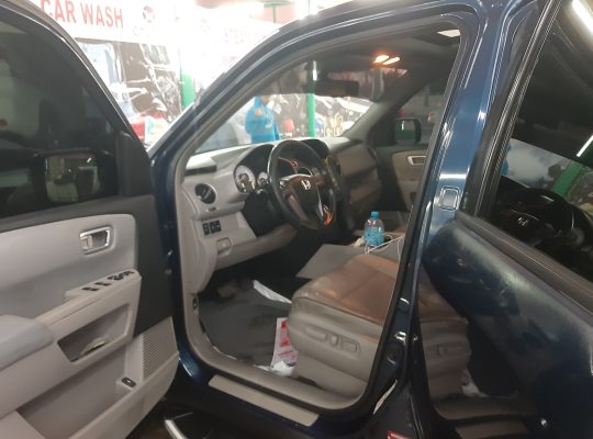 Car lift available available from sharjah rolla area to Dubai dmc Rashid port bur Dubai karma with luxury cars
