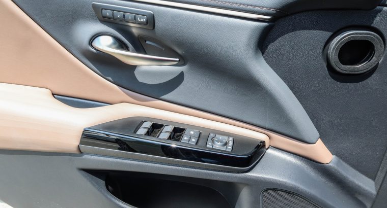 Lexus ES 300h 2023