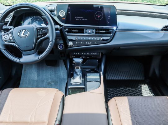 Lexus ES 300h 2023
