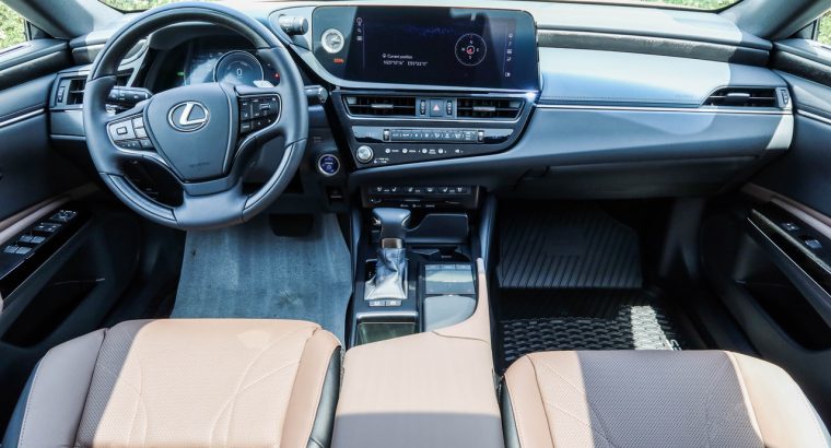 Lexus ES 300h 2023