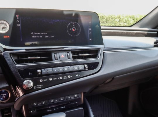 Lexus ES 300h 2023