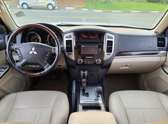 MITSUBISHI PAJERO 2016 3.8 V6 ACCIDENT FREE PERFECT CONDITION 050 2134666