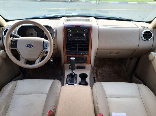 FORD EXPLORER 2010, XLT GCC , FULL OPTION , LOW MILEAGE , ORIGINAL CONDITION
