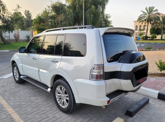 MITSUBISHI PAJERO 2016 3.8 V6 ACCIDENT FREE PERFECT CONDITION 050 2134666