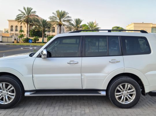 MITSUBISHI PAJERO 2016 3.8 V6 ACCIDENT FREE PERFECT CONDITION 050 2134666