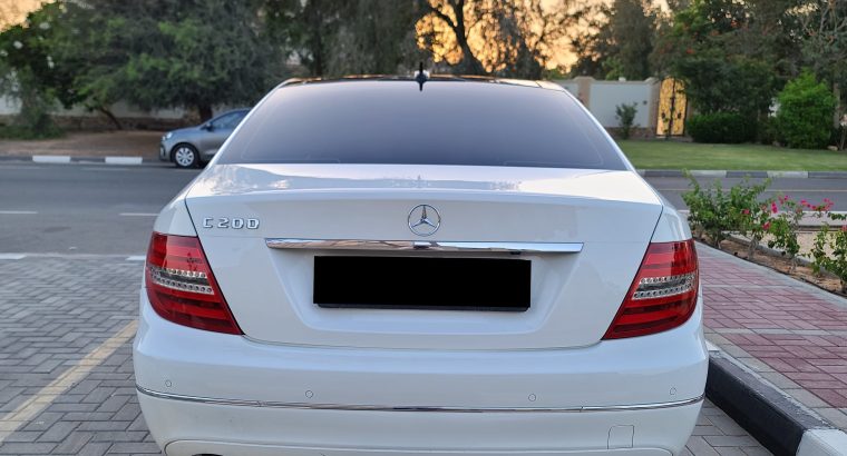 Mercedez C200, Top Option, Gcc Specs, Panoramic Roof, Single owner for sale 050 2134666