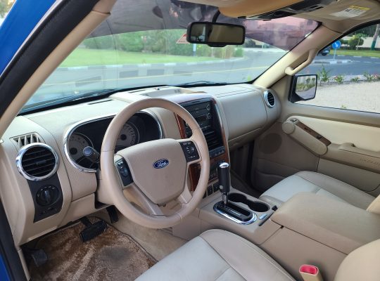 FORD EXPLORER 2010, XLT GCC , FULL OPTION , LOW MILEAGE , ORIGINAL CONDITION