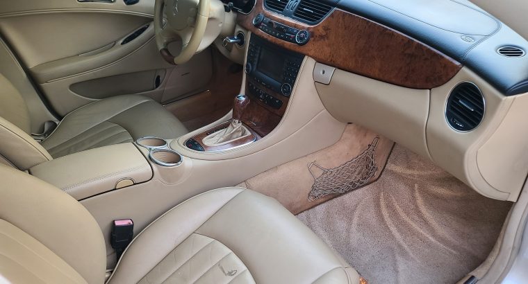 MERCEDES BENZ CLS 500 2006, JAPAN SPECS, BRAND NEW TYRES CALL 050 2134666