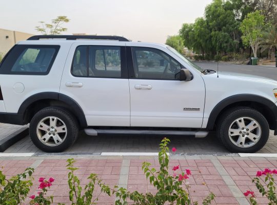 FORD EXPLORER 2007, XLT, LEATHER SEATS, ACCIDENT FREE FOR SALE 050 2134666