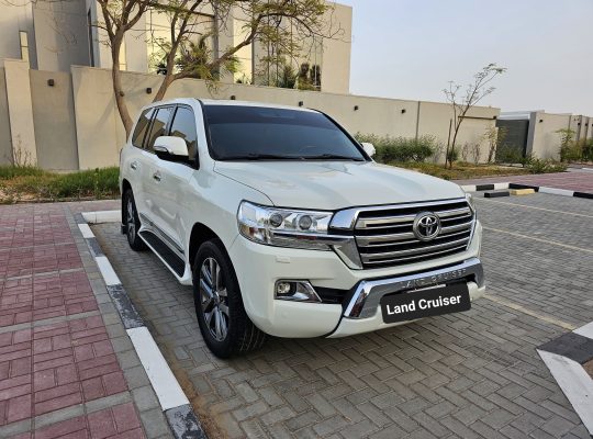 TOYOTA LAND CRUISER 2009, GXR, V8, GCC, FULL OPTION, FACE LIFTED, FOR SALE