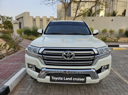 TOYOTA LAND CRUISER 2009, GXR, V8, GCC, FULL OPTION, FACE LIFTED, FOR SALE