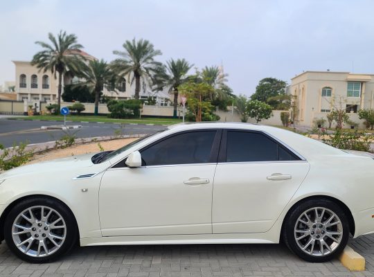 CADILLAC CTS 2010 GCC, TOP OPTION FOR SALE
