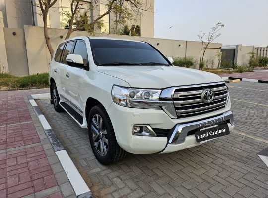 TOYOTA LAND CRUISER 2009, GXR, V8, GCC, FULL OPTION, FACE LIFTED, FOR SALE