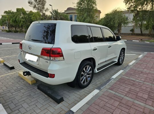 TOYOTA LAND CRUISER 2009, GXR, V8, GCC, FULL OPTION, FACE LIFTED, FOR SALE