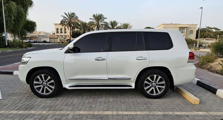 TOYOTA LAND CRUISER 2009, GXR, V8, GCC, FULL OPTION, FACE LIFTED, FOR SALE