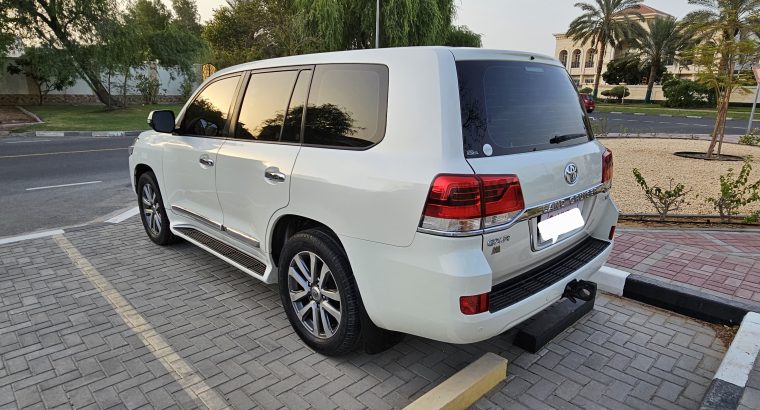 TOYOTA LAND CRUISER 2009, GXR, V8, GCC, FULL OPTION, FACE LIFTED, FOR SALE