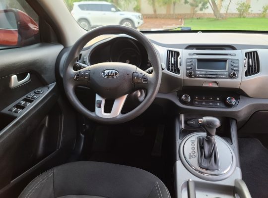 KIA SPORTAGE 2015 , GCC MID OPTION , AGENCY MAINTAINED , ACCIDENT FREE