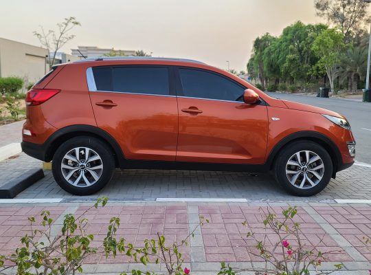 KIA SPORTAGE 2015 , GCC MID OPTION , AGENCY MAINTAINED , ACCIDENT FREE