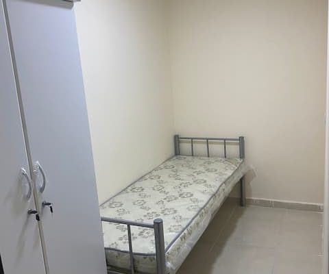 Bed Space/rooms/Flats Available in Muwailah Sharjah-300 AED onwards