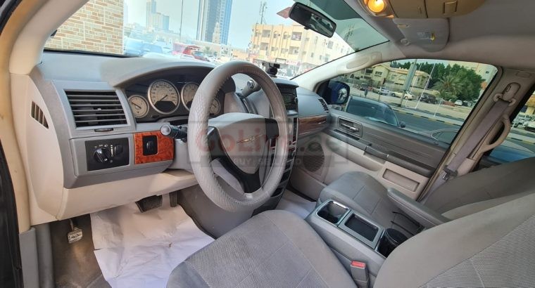 Chrysler Voyager / Caravan for sale 2009