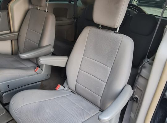 Chrysler Voyager / Caravan for sale 2009