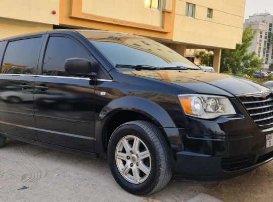 Chrysler Voyager / Caravan for sale 2009