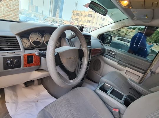 Chrysler Voyager / Caravan for sale 2009
