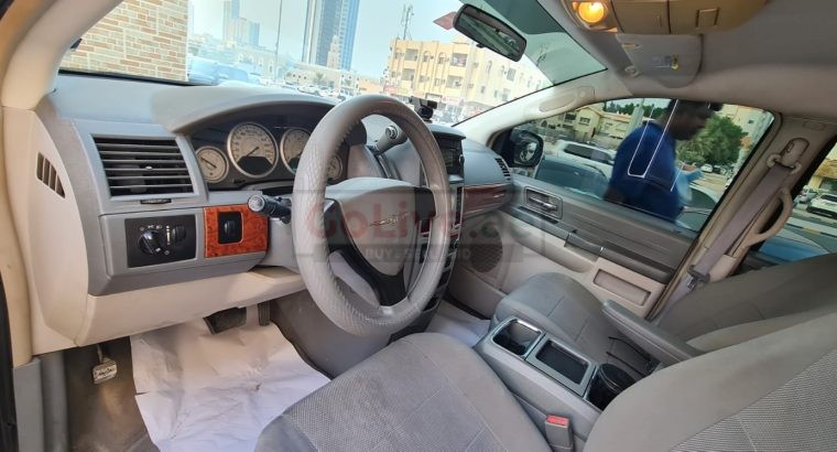 Chrysler Voyager / Caravan for sale 2009