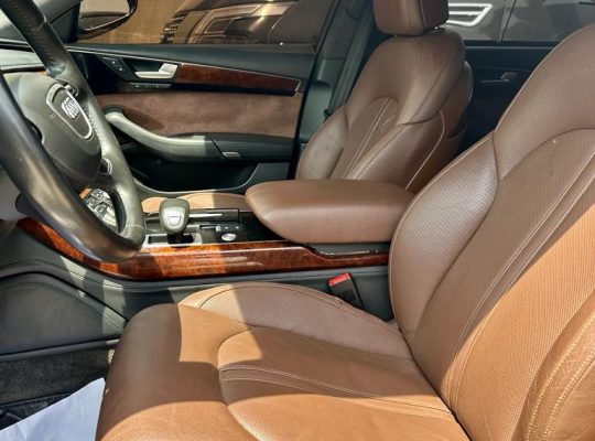 LUXURY CAR HITCHHIKING LIFT IN AJMAN