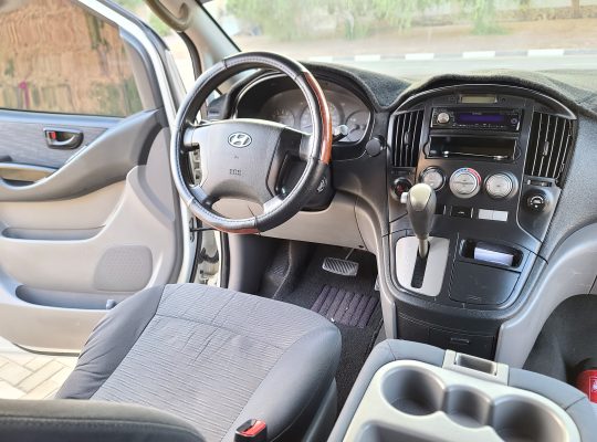 HYUNDAI H1 2012 , PASSENGER VAN , 09 SEATER , AUTOMATIC TRANSMISSION FOR SALE