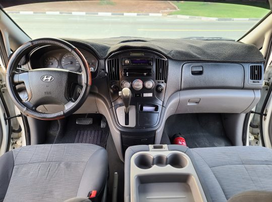 HYUNDAI H1 2012 , PASSENGER VAN , 09 SEATER , AUTOMATIC TRANSMISSION FOR SALE