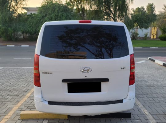 HYUNDAI H1 2012 , PASSENGER VAN , 09 SEATER , AUTOMATIC TRANSMISSION FOR SALE