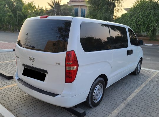 HYUNDAI H1 2012 , PASSENGER VAN , 09 SEATER , AUTOMATIC TRANSMISSION FOR SALE