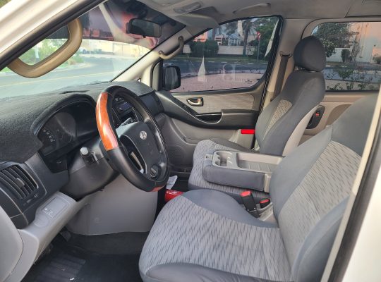 HYUNDAI H1 2012 , PASSENGER VAN , 09 SEATER , AUTOMATIC TRANSMISSION FOR SALE