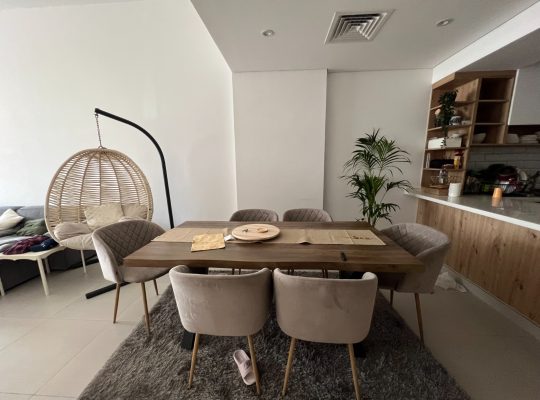 6 seater dinning table