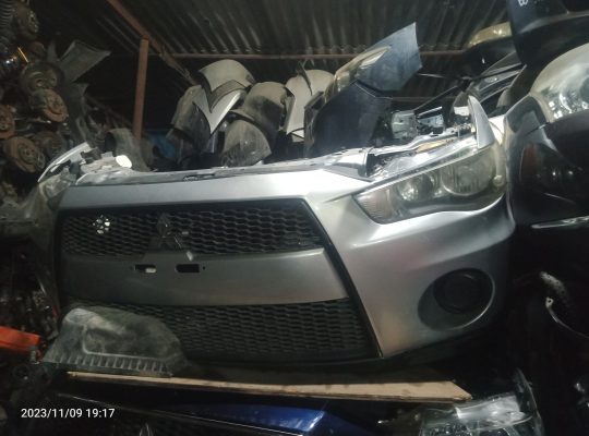 Mitsubishi outlander 2003 to 2015 model parts for sale