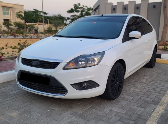 FORD FOCUS 2009, 2 DOOR, FULLY LOADED, AUTOMATIC, ONLY 145000 KMS FOR SALE