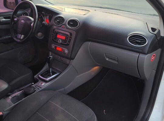 FORD FOCUS 2009, 2 DOOR, FULLY LOADED, AUTOMATIC, ONLY 145000 KMS FOR SALE