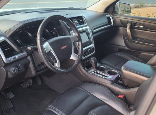 GMC ACADIA 2013 SLT, V6 , MID OPTION , FRESH IMPORT, FOR SALE