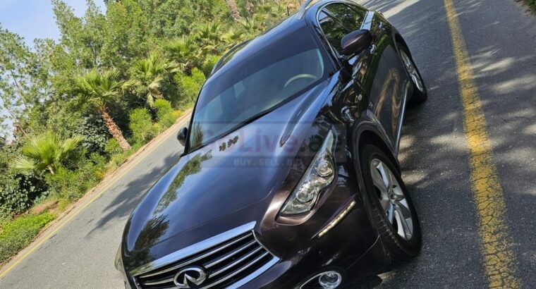 Infiniti Qx70 model 2016