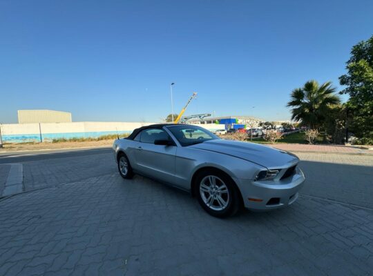 FORD MUSTANG 2012 AMERICAN