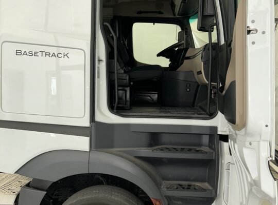 Mersedez-Benz Actros 1845 year 2021