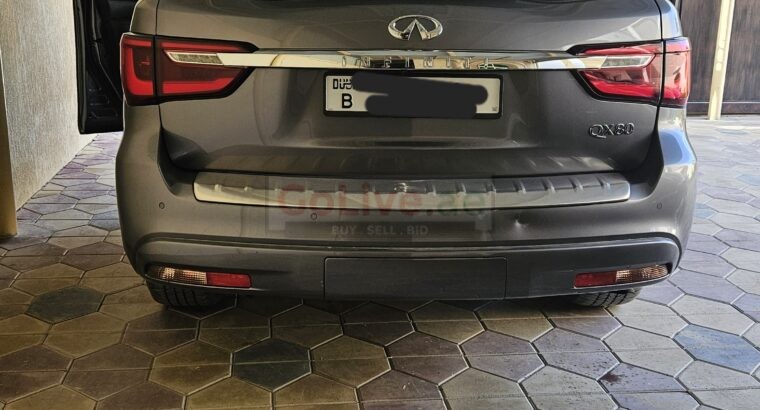 Infiniti QX80 model 2021