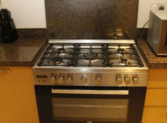 Electrolux Brand Gas Top Electric oven 90 x 60 cm