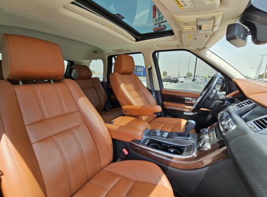 RANGE ROVER 2011, GCC,129000 KMS, SPORTS SUPERCHARGER, NO 1 FOR SALE