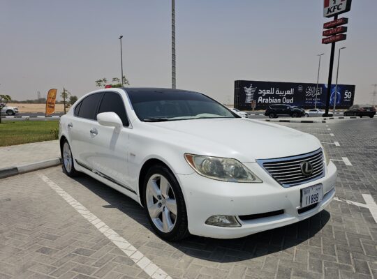 LEXUS LS460L, GCC SPECS, FULLY LOADED FOR SALE